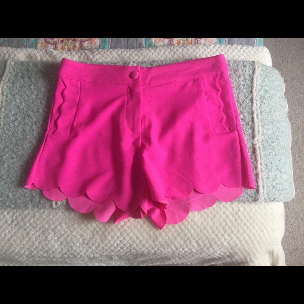 Scalloped hot pink shorts